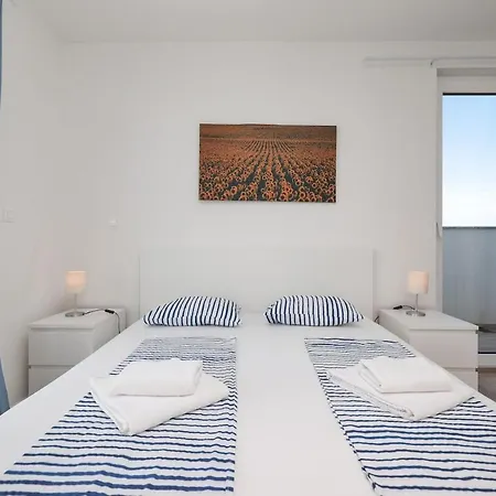 Miri R3 ヴィラ プリヴラカ