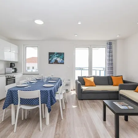 ヴィラ Miri R3 プリヴラカ