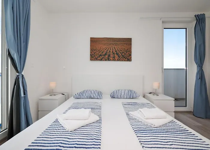 Miri R3 Вилла Привлака